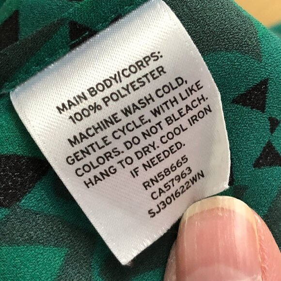 Sejour Sleeveless Flowing Blouse - Picture 9 of 9